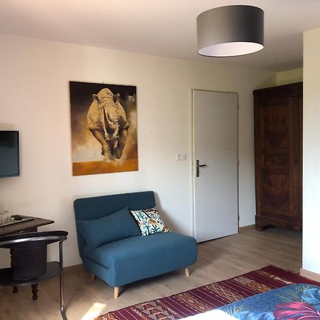 Chambre Sur Une Ile Saint-Bonnet-de-Rochefort Bagian luar foto