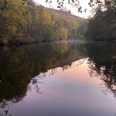 Chambre Sur Une Ile Saint-Bonnet-de-Rochefort Bagian luar foto