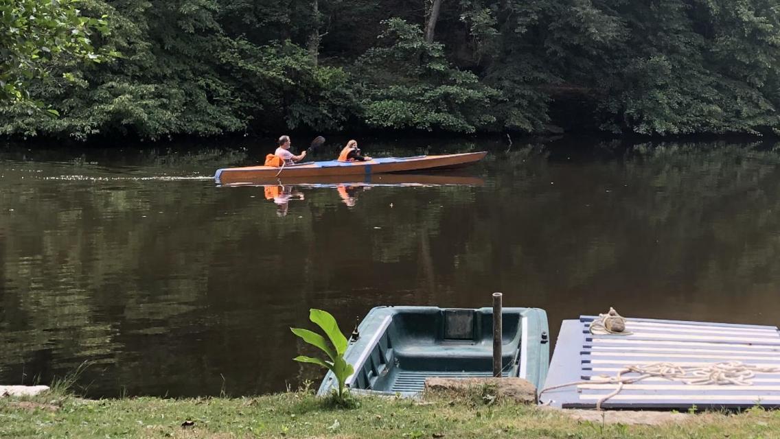 Chambre Sur Une Ile Saint-Bonnet-de-Rochefort Bagian luar foto